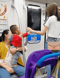 型男 “原来男生的胡子,对颜值至关重要啊,型男变呆瓜!”