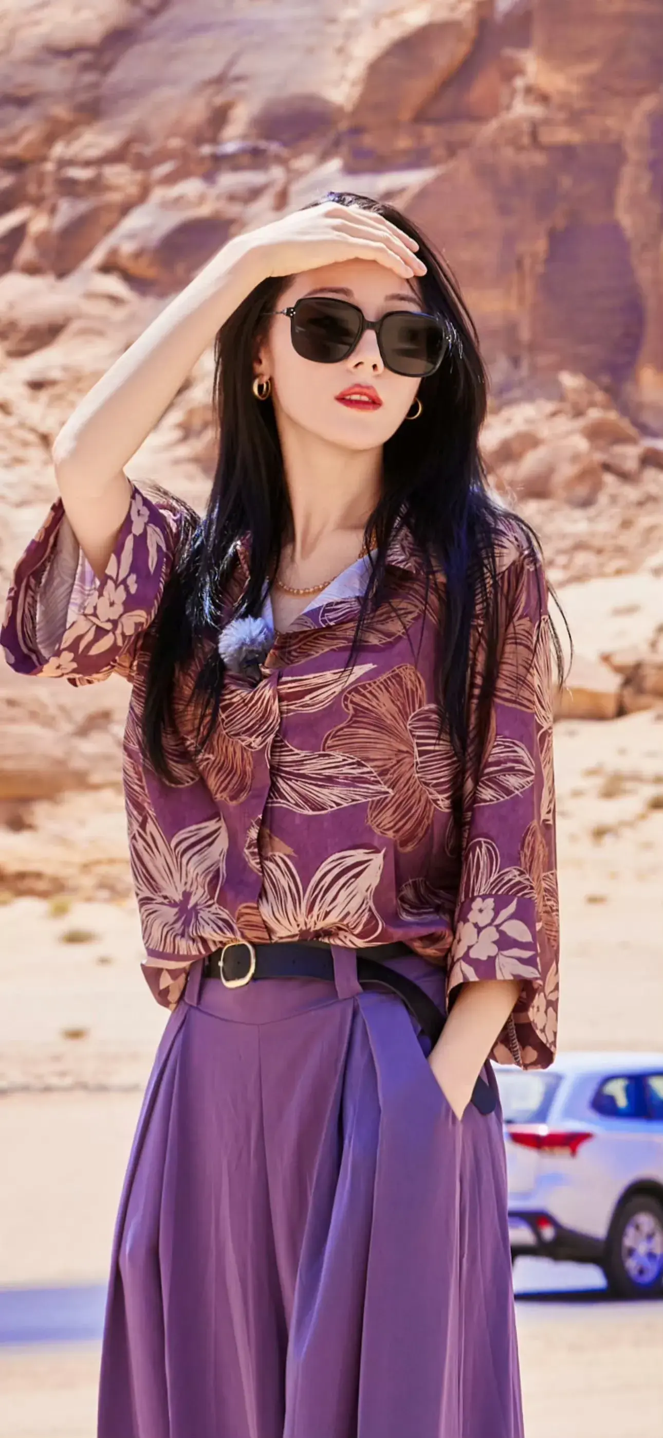 迪丽热巴丑衣服穿出文艺感不要跟着迪丽热巴学穿搭因为她有颜值