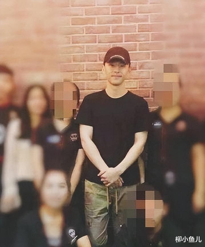 因偷逃税被处罚后,30岁邓伦现状曝光,发福圆润经营了一家火锅店