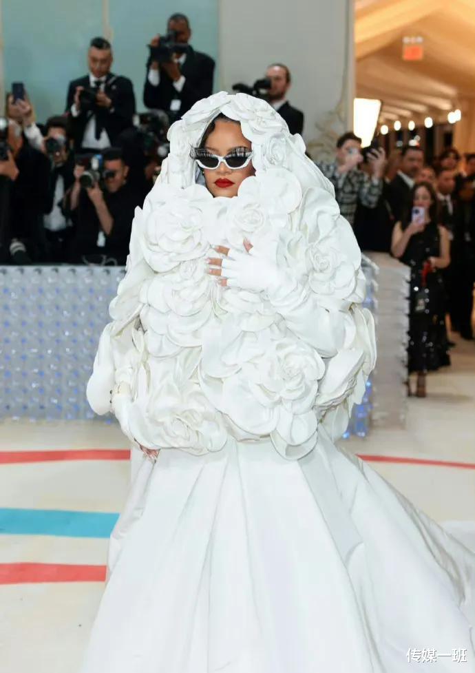 宋慧乔|纽约这一夜,国际红毯上的宋慧乔,将韩女星的短板展现得淋漓尽致