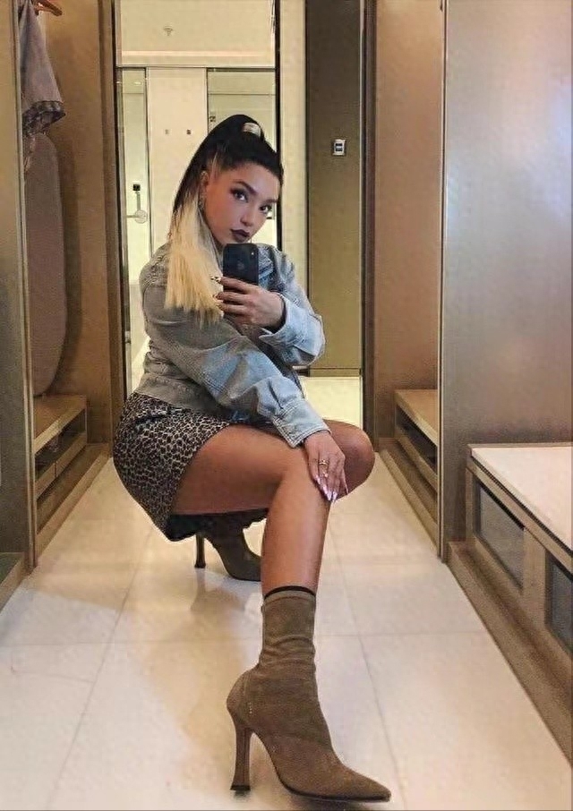 超女冠军江映蓉:因整容失败像“怪物”,全身只剩眼珠是自己的