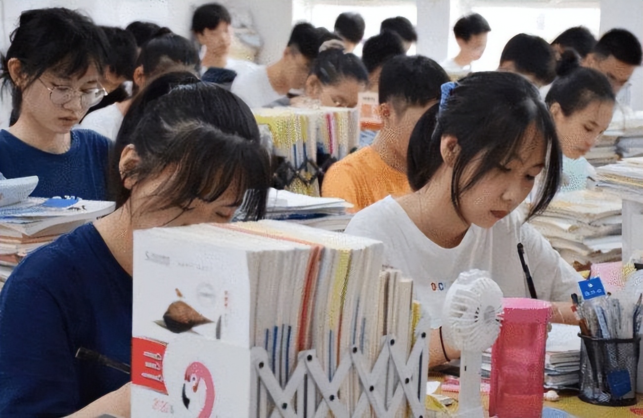 舒城|文理科差距有多大?毕业找工作后才明白的痛,后悔没听家长的话