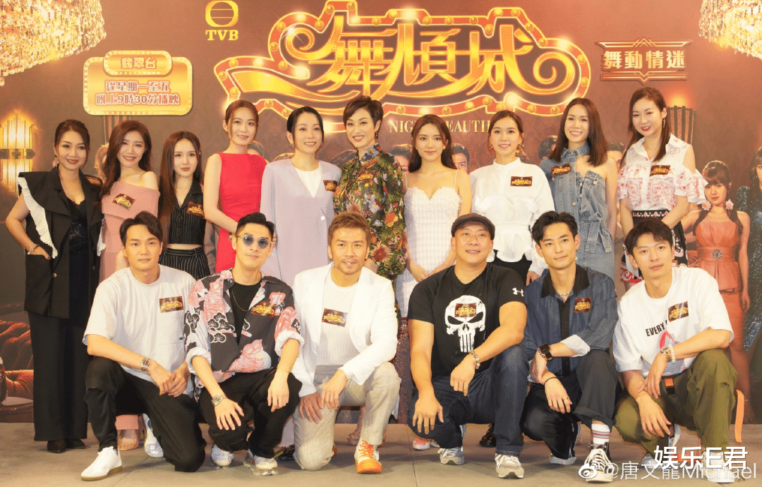 54岁唐文龙地铁被偶遇,身型健硕胸肌饱满,生图似30岁年轻人