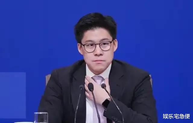 霍家举行家族活动，霍震霆三父子加霍震寰是核心，第三代安排已明确