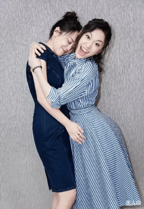 邹元清 闫妮携女儿见世面，50岁闫妮太有熟女韵味，23岁邹元清长相普通没辨识度，难怪捧不起来
