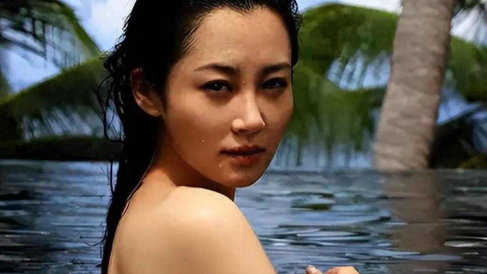 许晴情感揭秘：历经坎坷情路，不老女神如何绽放人生光彩？