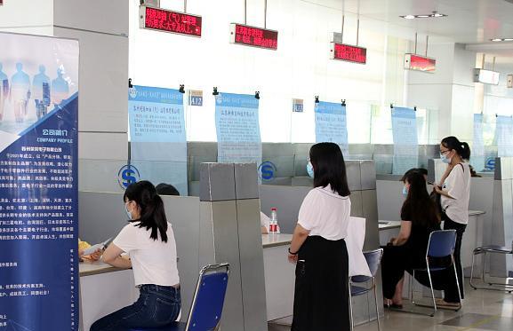 |给不来那么多就别写,应届生因期望工资7千被HR嘲讽,很不公平