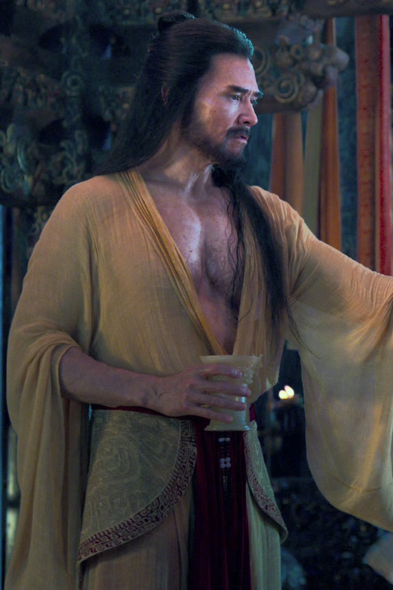 砸30亿捧的“内娱妲己”出山了！网友：美得像鬼...