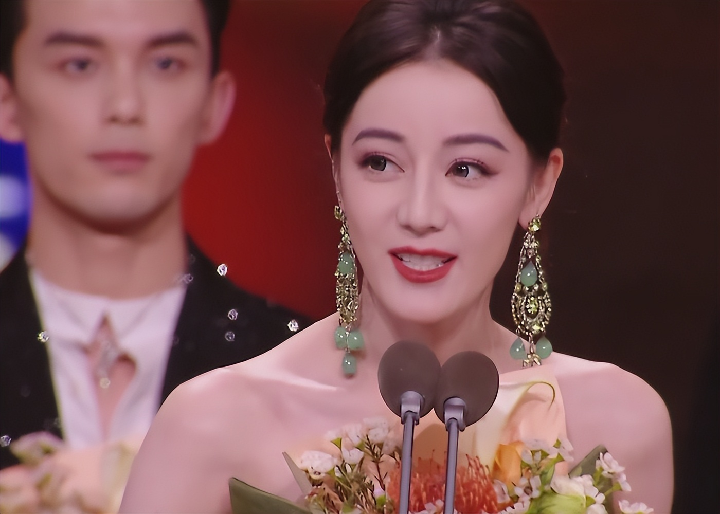 微博之夜,把娱乐圈的人情冷暖、权势地位体现得淋漓尽致