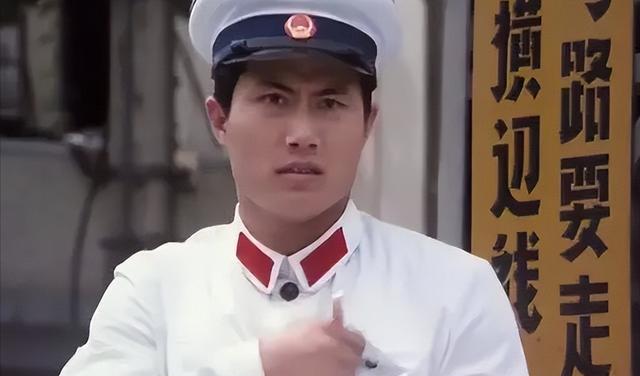 王伟平:25岁成名遇见初恋,结婚39年无绯闻,如今女儿比他更红