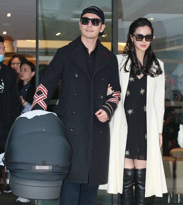 不受黄晓明想要女儿影响，baby母子出游，小海绵撒娇牵手更粘妈妈