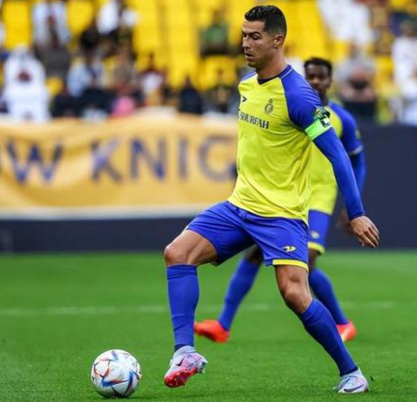 转会风向标:c罗离开沙特,梅西6亿欧元,曼城核心将离队 - 体育资讯(主