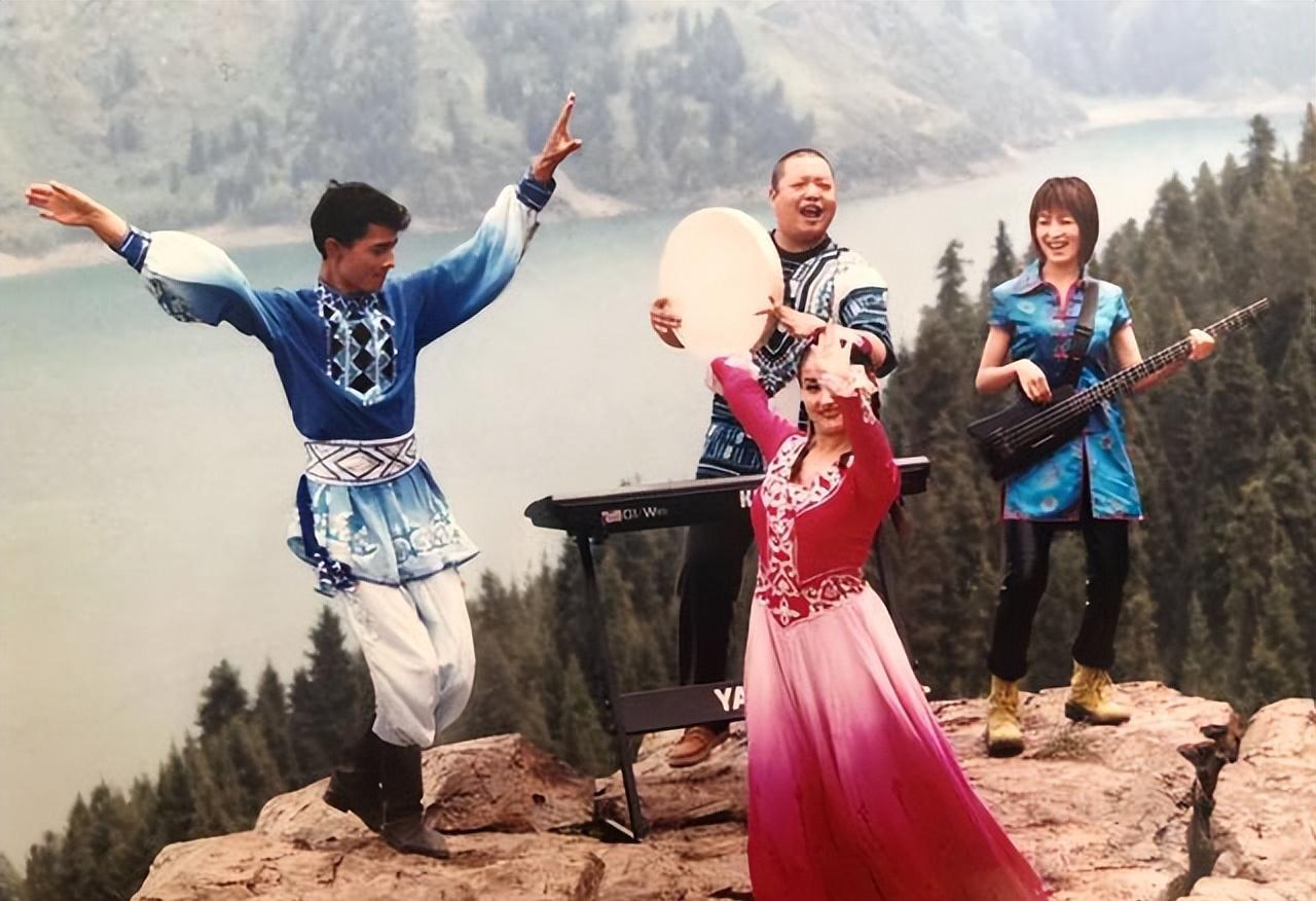 她连登5次春晚,却因为跟恩师同居怀孕,星途尽毁,55岁没人敢娶