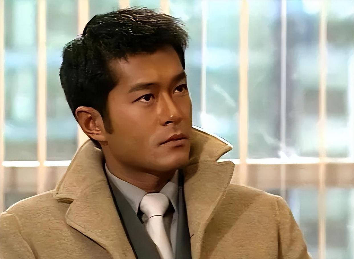 年轻时温柔,到中年却越长越凶,这6位明星天生一副不好惹的脸