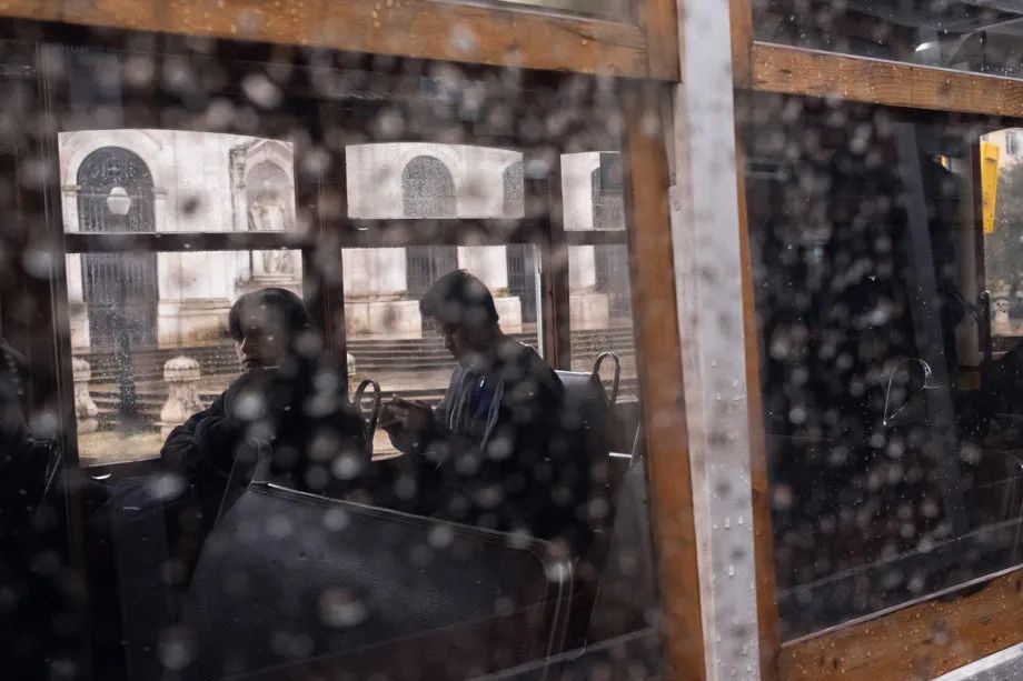 |“月薪一万的销售，和月薪3000的公务员，你选哪个？”