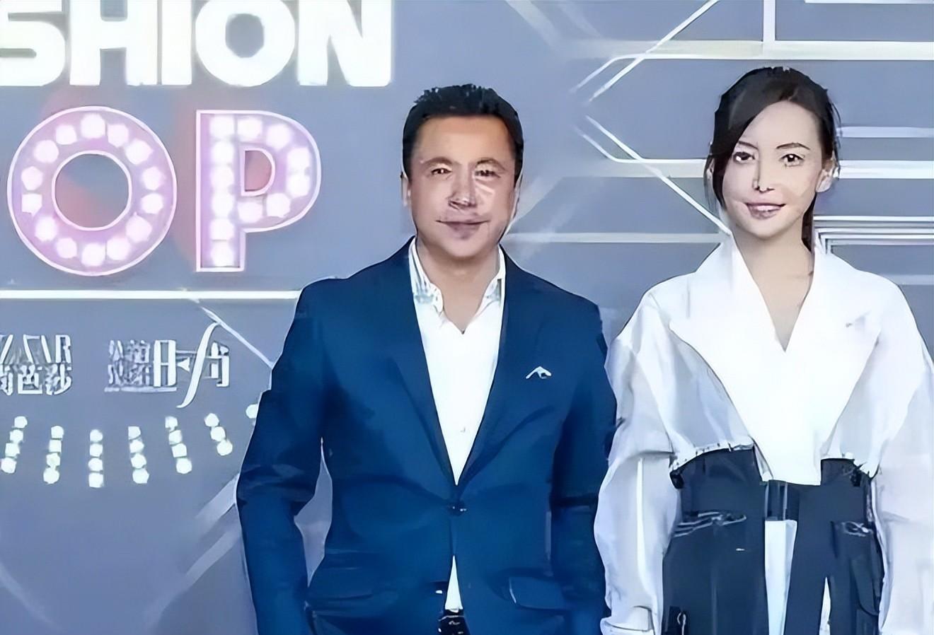 “华谊皇帝”糜乱情史:“双冰”为争宠互撕,身边的女明星数不胜数!