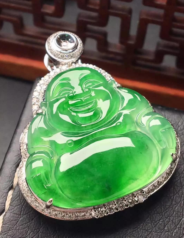 翡翠|新买的翡翠有层蜡，要用热水煮过才能戴？