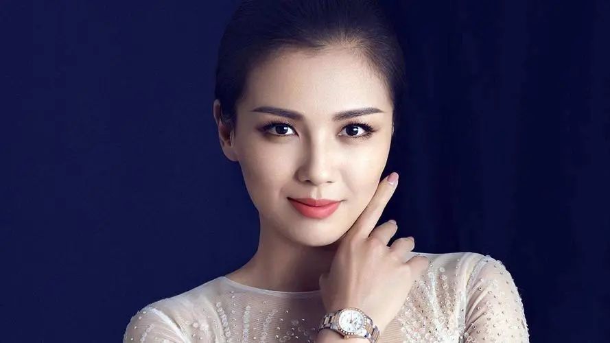 刘涛老公又欠20亿，女方深夜发文：努力多年终究还是徒劳...