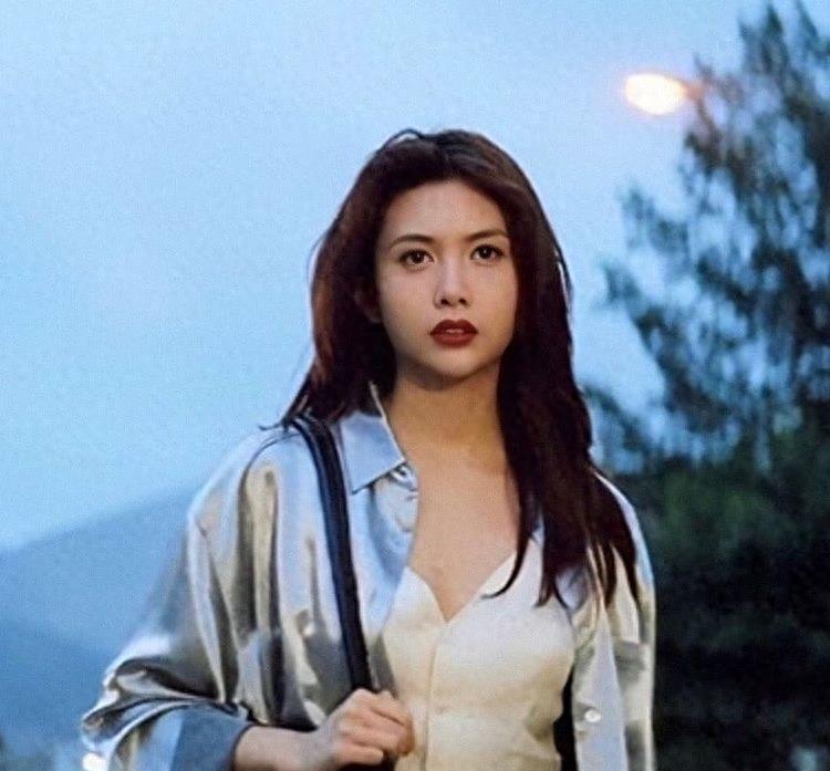 被老头“糟蹋”的5位女星,个个美艳动人,却鲜花插在牛粪上!