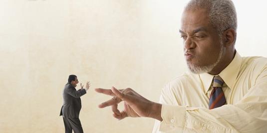 |心理学识人术:心机很重的人,往往有这4个奇怪行为,要警觉