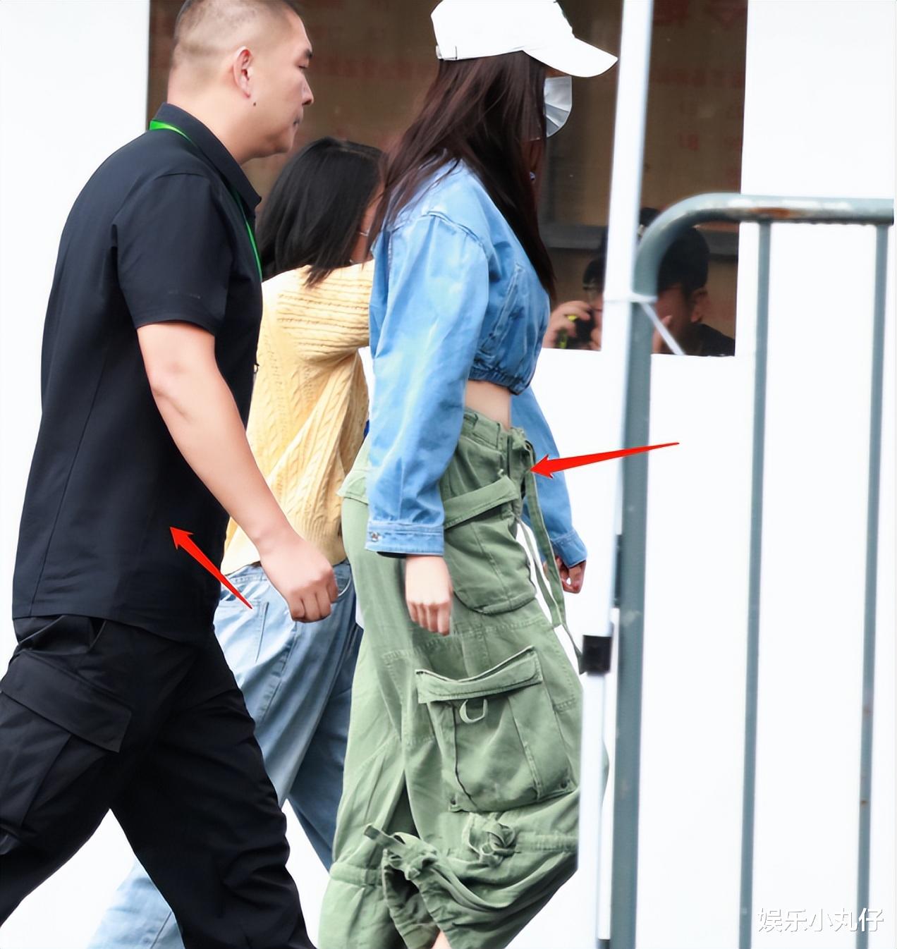 关晓彤录《王牌8》，全身浮肿小腹隆起腰与壮汉同宽，曝日本订婚