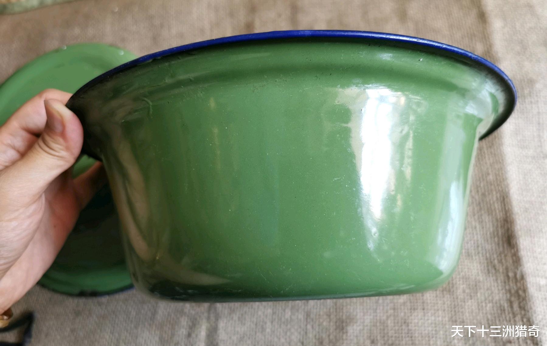 七八十年代,家家都使用的搪瓷餐具,为何现在很少人用了?