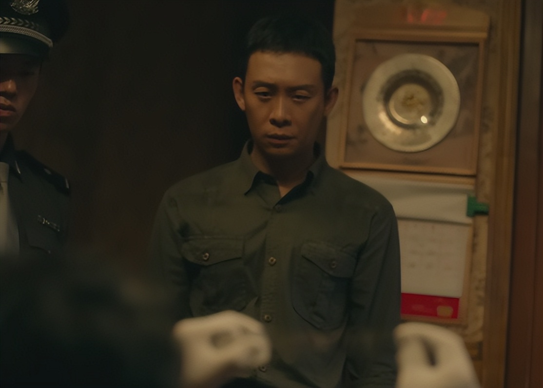 45岁张译对比45岁王骁，老天赏饭吃与科班演技，差距一目了然