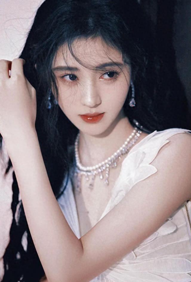 脸上有痣也好看的女演员，只服这10位，位置恰到好处，还很有特色