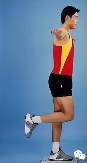 这几个动作坚持10秒以上，证明还年轻！每天1分钟，能健脑又健身