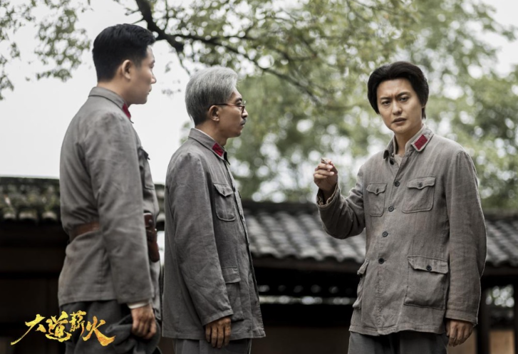 两大卫视联播!35集大剧来袭,这是《亮剑》后我唯一想追的战争剧