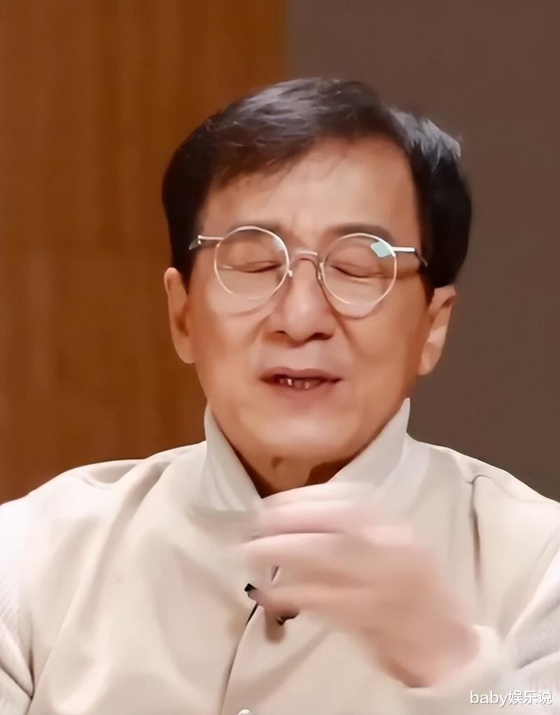 成龙|同是成龙基因,林凤娇儿子和吴绮莉女儿一对比,差距一目了然