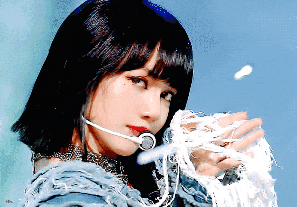 Lisa再次露面，惨遭三公子抛弃的她，终于把衣服穿起来了...