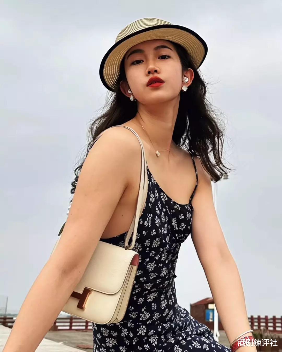 前TVB男星北上身价暴涨，爱女颜值出众获盛赞，网友盼参选港姐