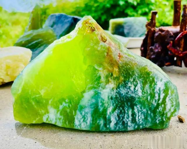 绿松石|什么样的石头才算玉？玉石圈中傲视群雄的“五虎上将”！