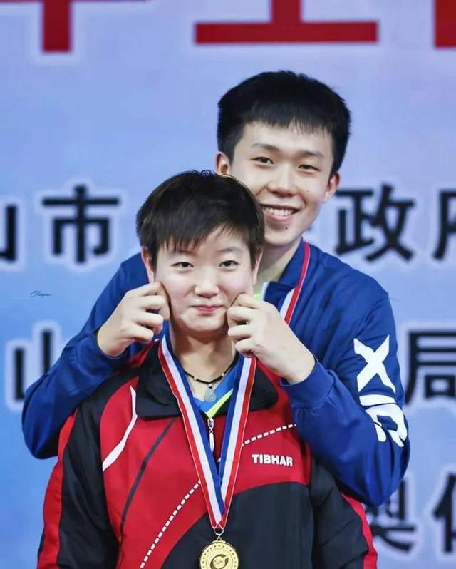 "国乒新一哥"王楚钦:先是孙颖莎,后是陈梦,打球谈恋爱两不误 - 体育