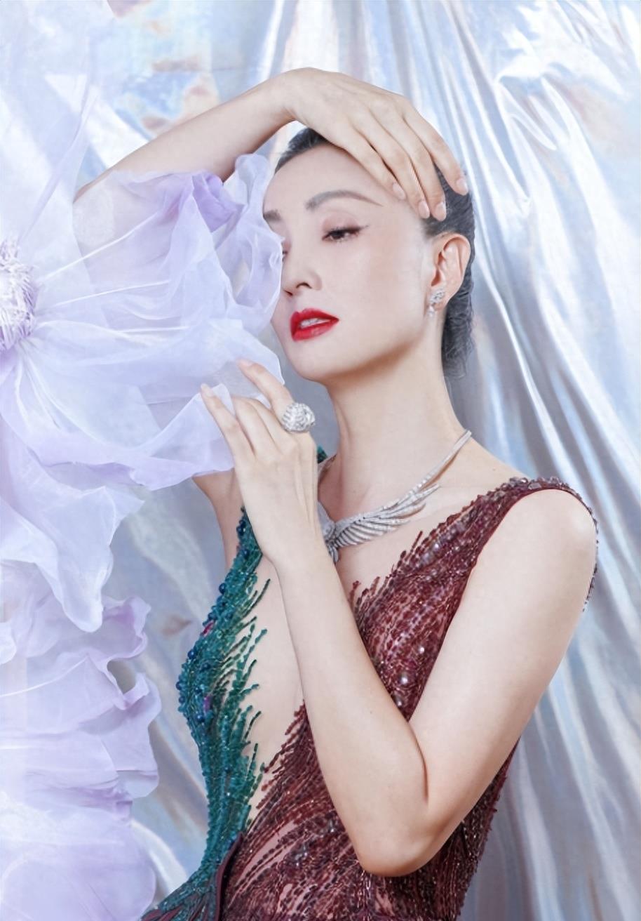 表面恩爱夫妻，实则全是伪装，这一次，陶虹和徐峥私事再也瞒不住了