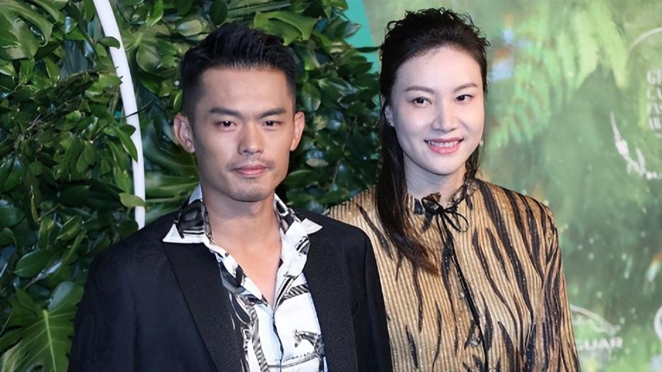 丈夫出轨7年后，回看谢杏芳的婚姻，才明白为何她当年会原谅林丹