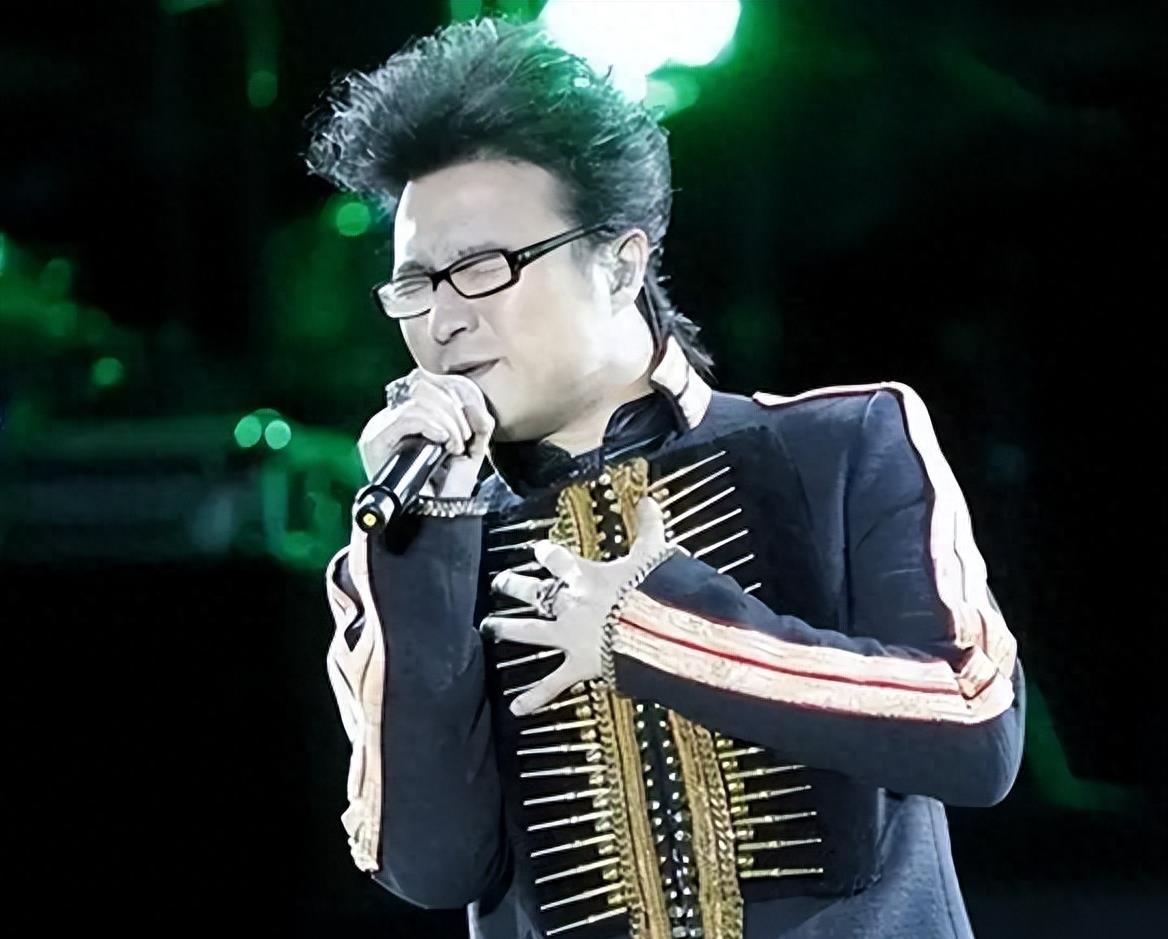 这一次，轮到汪峰“翻车”了？婚内出轨、嗜赌成瘾的他走上了不归路