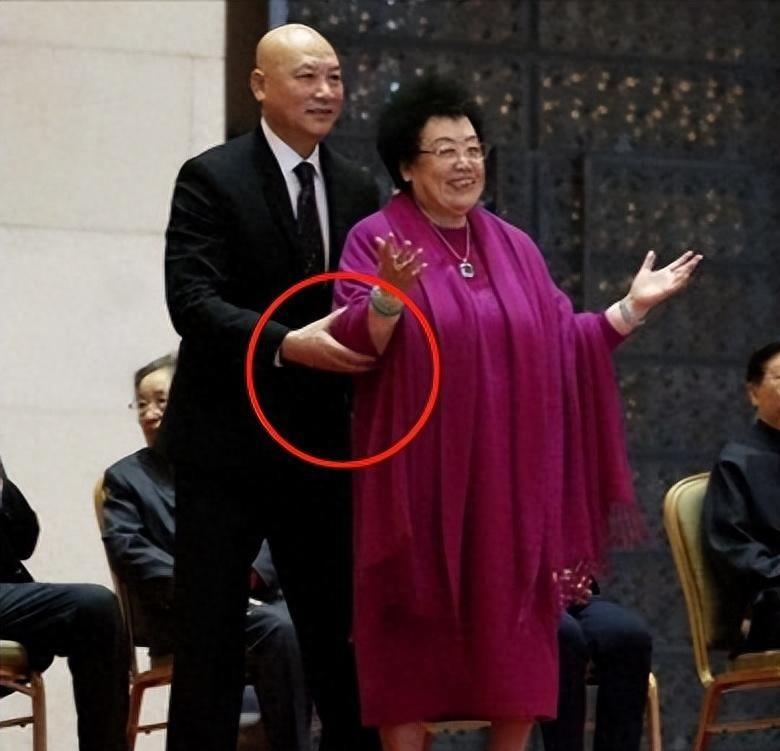 这一次,“救母献身”的唐僧,终于为“吃软饭”付出了代价