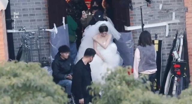 王鹤棣|王鹤棣新剧大结局被路透,女主婚纱造型曝光,路人极力吐槽