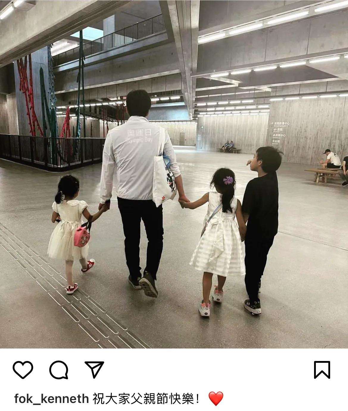 赵丽颖|霍启刚晒照庆祝父亲节,牵仨儿女同行画面温馨,9岁儿子越来越帅