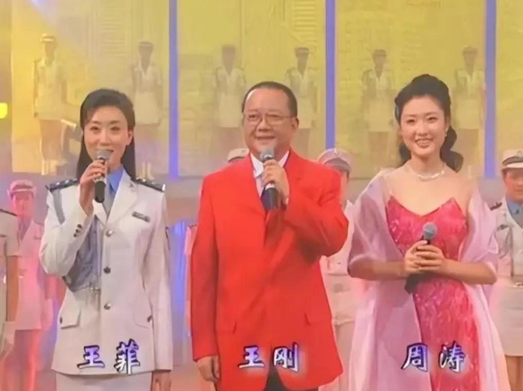 广东最美女警花王菲,竟与86名高官发生过关系,沦为高官玩物