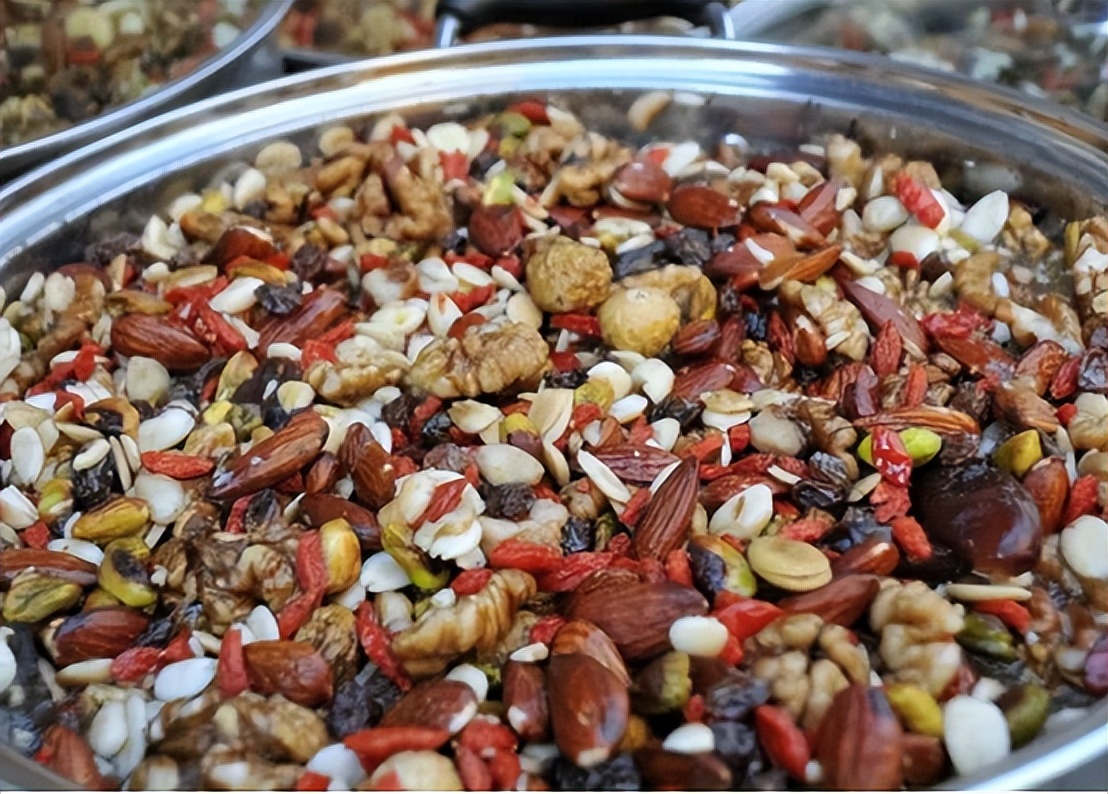 切糕|切糕“后遗症”到底有多严重?即使如今已明码标价,也无人问津?