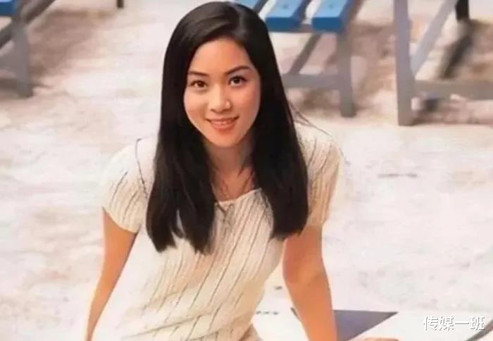 富豪老公疑似出轨，生完4胎的女明星为保正房地位正在拼第5胎？