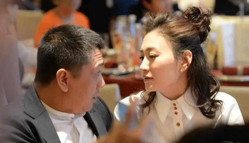 他被称“内地的向华强”，追求过李小冉，如今成了张柏芝新男友