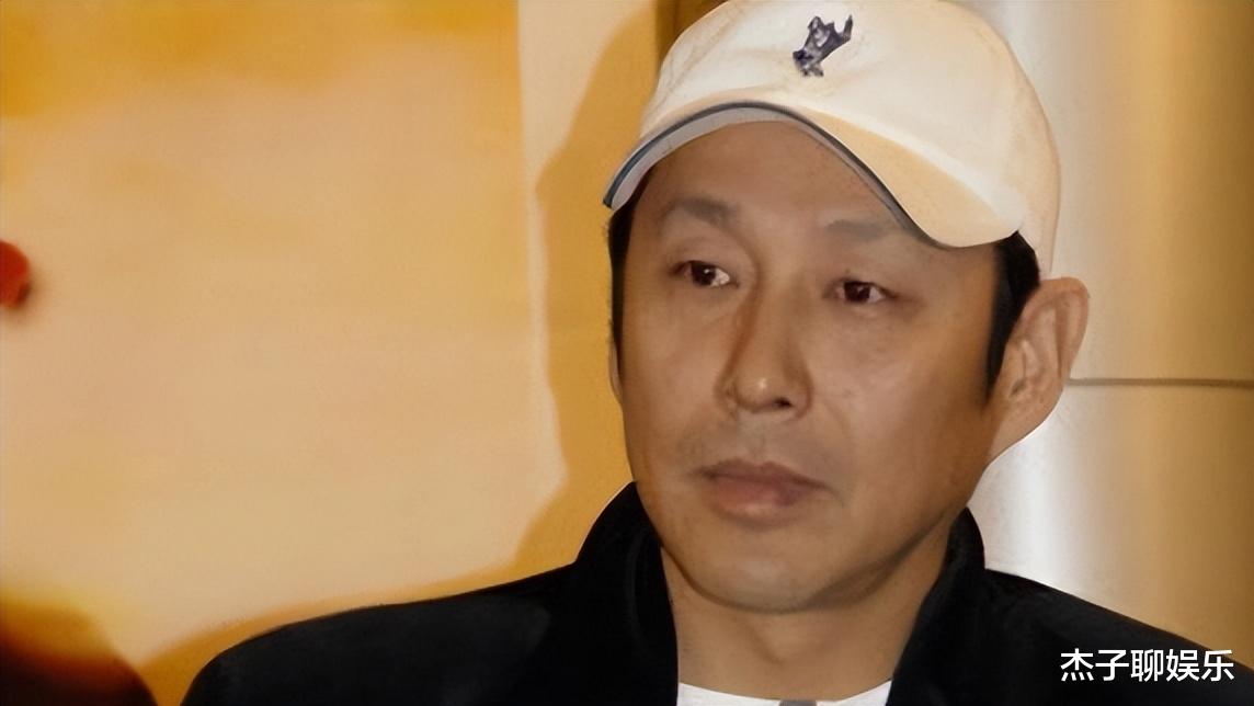 陈道明|陈道明:帮过苗苗,还提携新人左小青,娶央视主持人40年恩爱如初