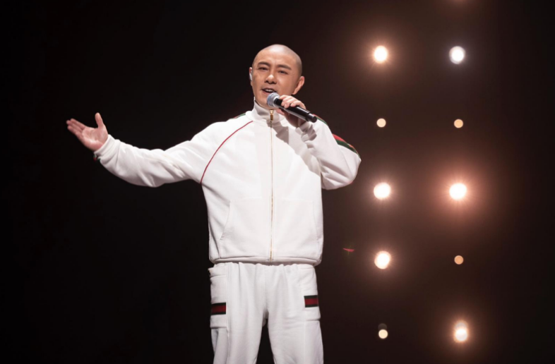 张卫健|张卫健：一夜之间“跌落神坛”！