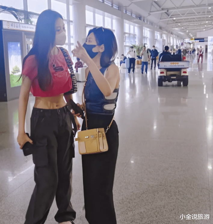 曾志伟|49岁贾静雯长沙被偶遇,身材虽矮小,但保养得相当好