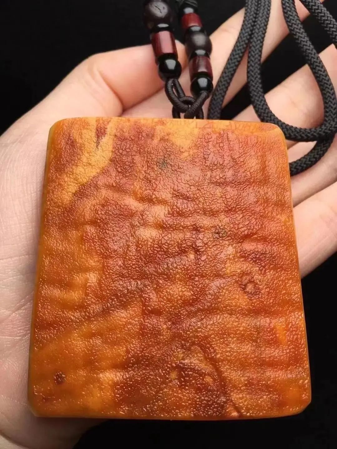 蜜蜡|聊聊带皮的蜜蜡