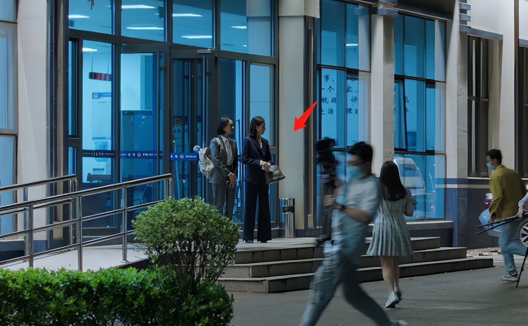 《不完美受害人》出圈理由:周迅的演技,林允的脸蛋,董洁的衣品